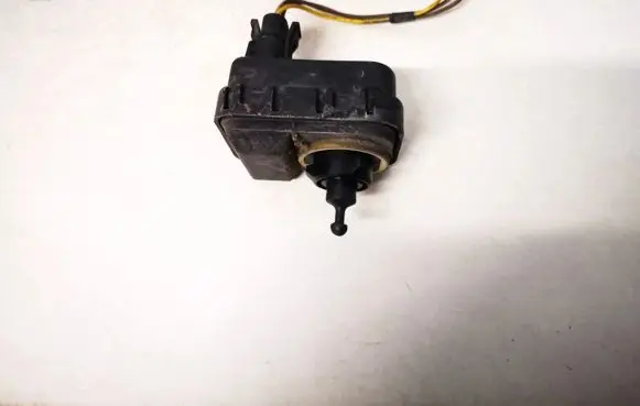 Opel Zafira A Headlight level adjustment motor 
