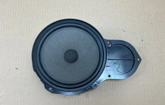 Volkswagen PASSAT B7 Front door speaker 3C8035454