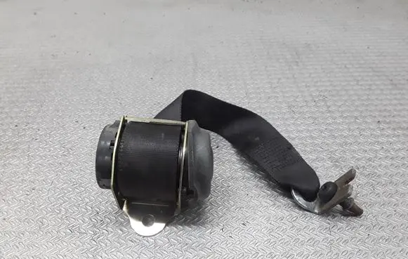 Ford Fusion Rear seatbelt