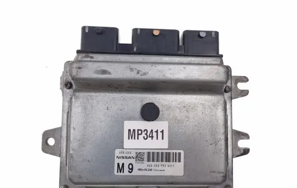 Nissan X-Trail T31 Engine control unit/module A56C50 Y938411 37416354