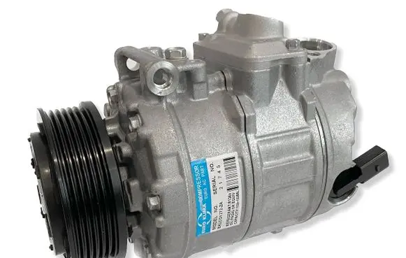 Volkswagen Multivan T5 Air conditioning (A/C) compressor (pump) 7E0820803H
