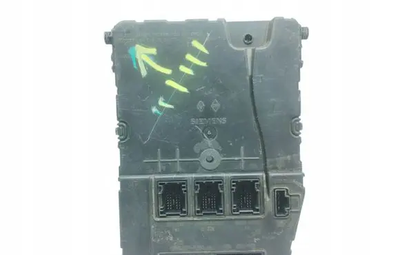 Renault Megane II Fuse module 8200724392