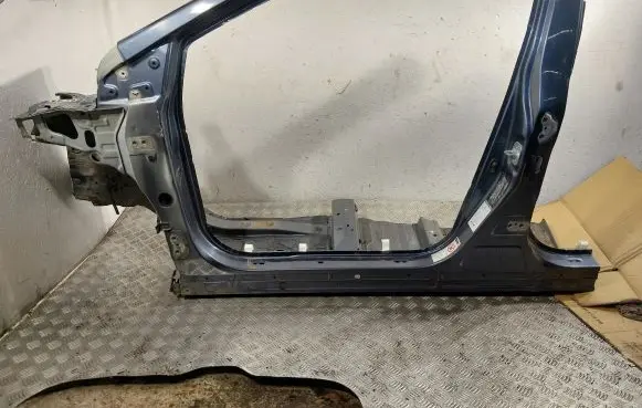 Toyota Avensis T270 Pillar (middle) 6140405901 5740205060