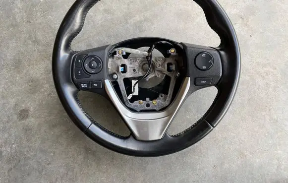 Toyota Auris E180 Steering wheel