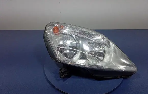 Opel Zafira B Headlight/headlamp 442-1149R