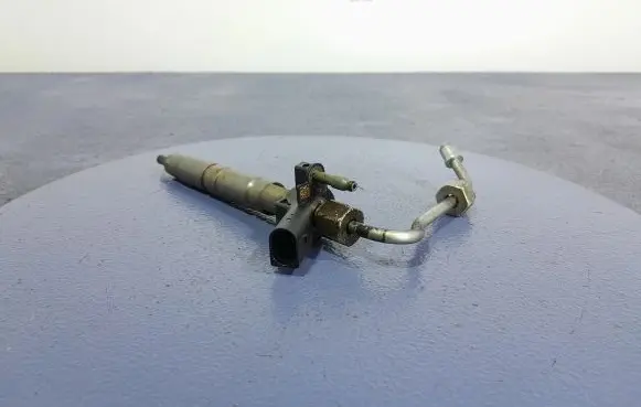 BMW X5M F85 Fuel injector 7823461