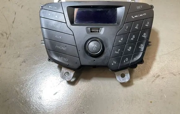 Radio/CD/DVD/GPS head unit