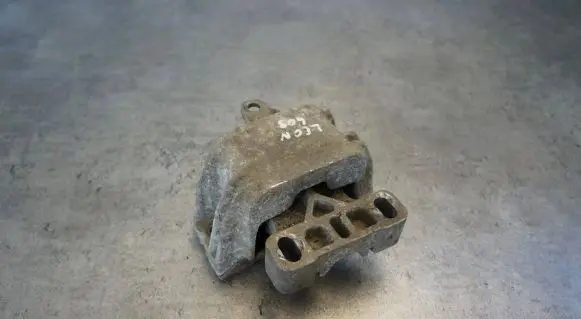 Seat Leon (1M) Gearbox mount 1J0199555