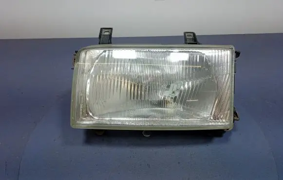Volkswagen Transporter - Caravelle T4 Headlight/headlamp 302-136