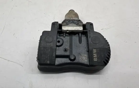 BMW 1 F20 F21 Tire pressure sensor 6881891