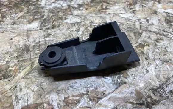 Bentley Flying Spur Headlight/headlamp mounting bracket 