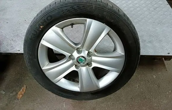 Skoda Yeti (5L) R17 alloy rim 5L0601025B