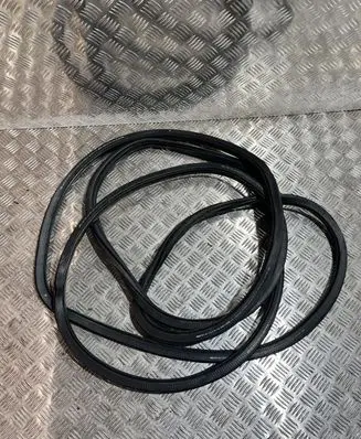 Audi Q2 - Front door rubber seal VW25366