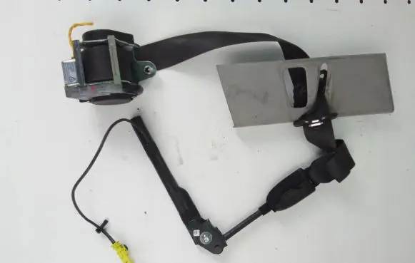 Chevrolet Orlando Front seatbelt 619668400B