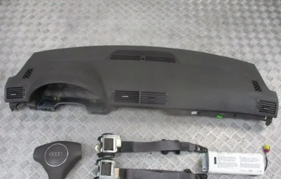 Audi A4 S4 B6 8E 8H Dashboard