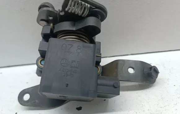 Mercedes-Benz A W168 Accelerator throttle pedal A0125423317