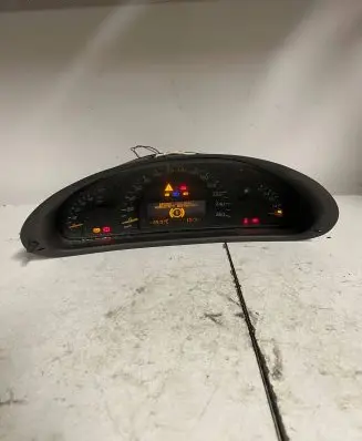 Mercedes-Benz C W203 Speedometer (instrument cluster) A2035401347 110080183