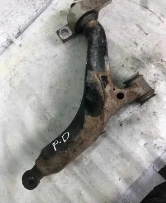 Lexus IS 220D-250-350 Front lower control arm/wishbone