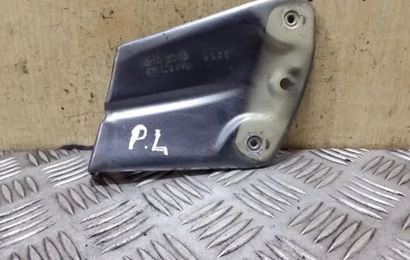 Skoda Yeti (5L) Fender mounting bracket 5L0821142