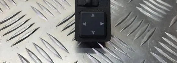 Toyota Avensis T220 Wing mirror switch 8487005020