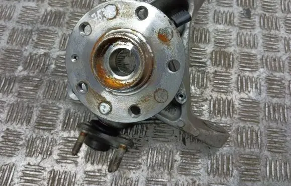 Volkswagen Tiguan Front wheel hub 5Q0407257C
