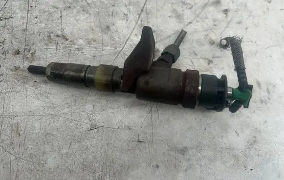 Citroen C4 II Fuel injector 0445110739