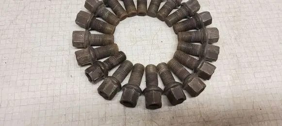 Volkswagen PASSAT B6 Nuts/bolts 