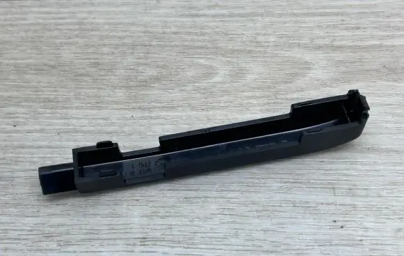 Porsche Cayenne (92A) Front driver seat rail 95852146600 958521466005Q0 7P5882466