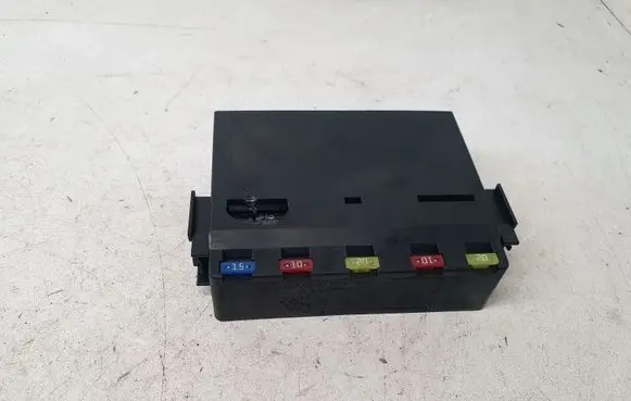 Lexus IS 220D-250-350 Fuse module 8921153030