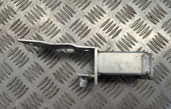 Volvo XC40 Front bumper shock/impact absorber 32283253