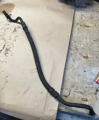 Gearbox oil cooler pipe/hose