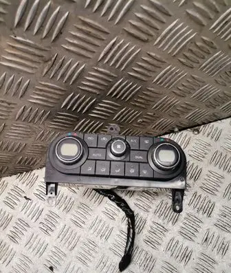 Nissan Qashqai Climate control unit 27500