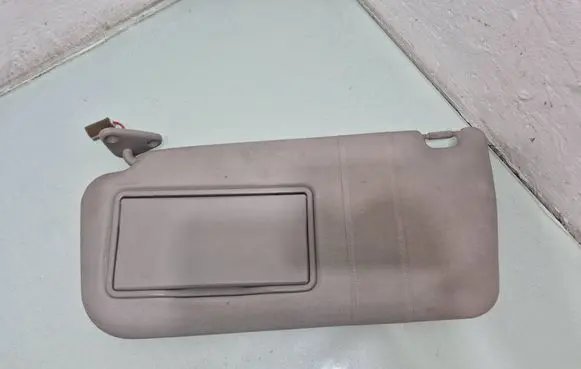 Mitsubishi Pajero Sun visor 
