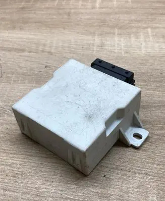 Toyota Avensis T250 Window wiper relay 150696