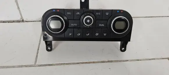 Nissan Qashqai Climate control unit 27500JD45C C9824 A02000A7706001