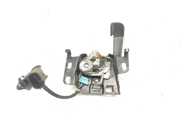 Suzuki Swift III Engine bonnet/hood lock/catch