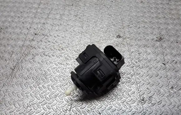 Headlight level adjustment motor