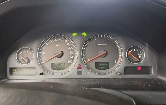 Volvo S60 Speedometer (instrument cluster) 30746102 IMPRK1610114