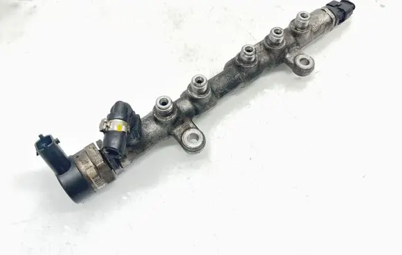 Jaguar XE Fuel main line pipe G4D39D280AA