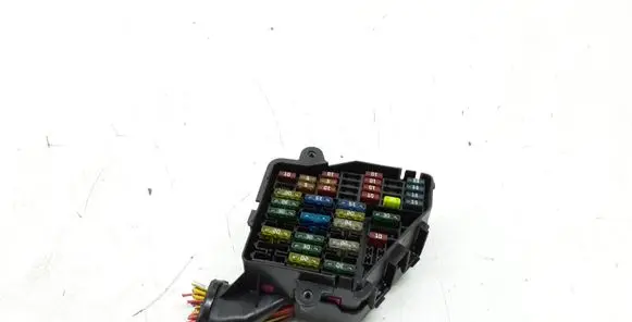 Audi A4 S4 B6 8E 8H Fuse module
