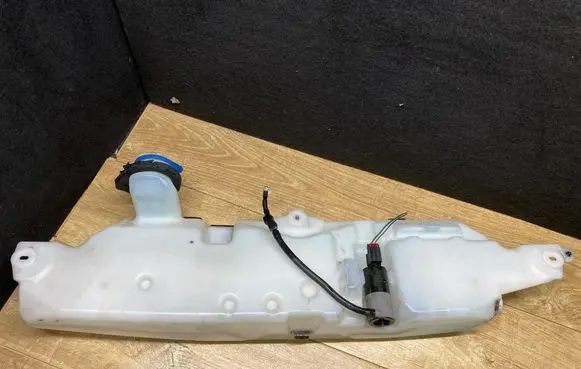 Jaguar F-Type Windshield washer fluid reservoir/tank EX5317B613AG 4158A