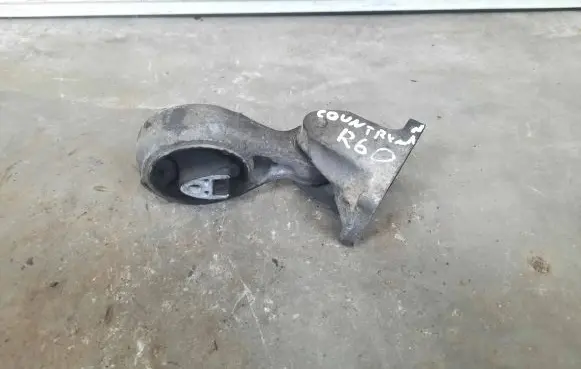 Mini Cooper Countryman R60 Engine mount bracket 9806994