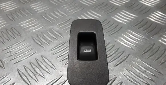 Volvo V40 Electric window control switch 31394840