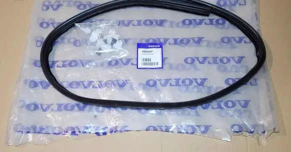 Volvo V70 Side skirt rear trim 39882991