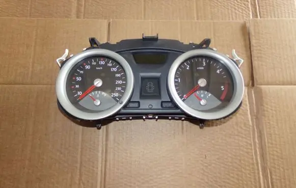 Renault Megane II Speedometer (instrument cluster) 8200399695