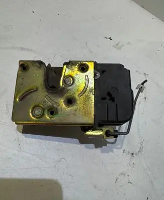 Peugeot 206 CC Front door lock 