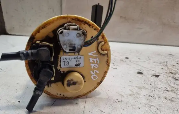 Toyota Corolla Verso AR10 Fuel level sensor 770100F010