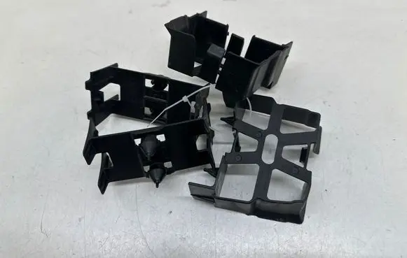 Subaru Legacy Front bumper mounting bracket 