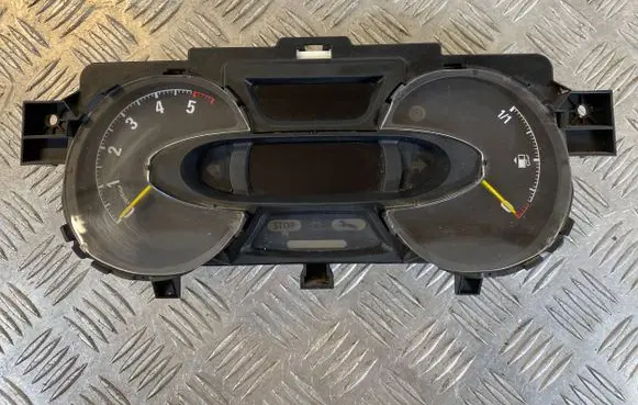 Opel Vivaro Speedometer (instrument cluster) 248100393R VPDRRF10849GG
