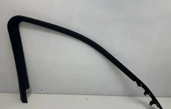 Mercedes-Benz GLS X166 Front door glass trim molding A1667270178